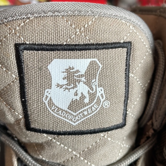 Size 9 VLADO high top shoes - Picture 11 of 14